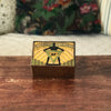 Boîte publicitaire pour BP Art Déco en bois gravée et colorée - Hello Broc