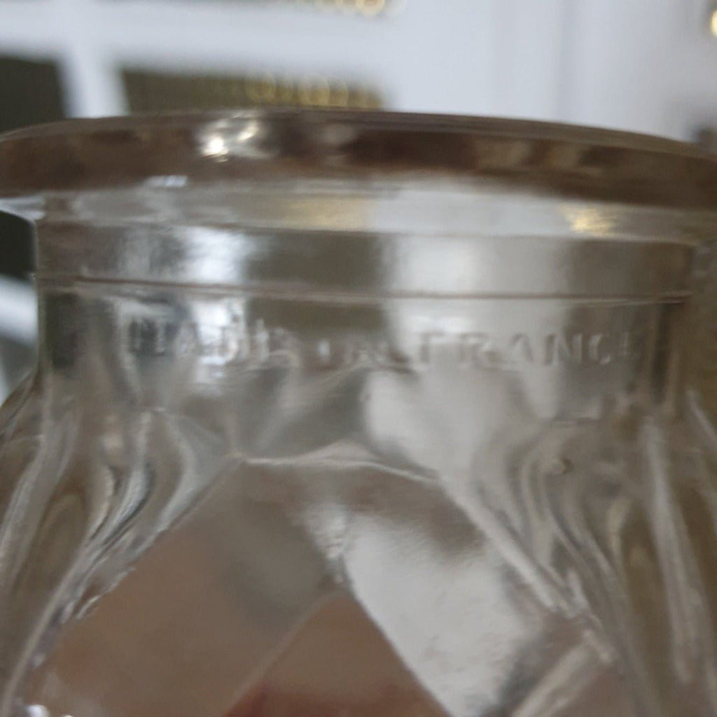 Petit vase style Art Déco en verre moulé transparent forme arrondie et hexagonale - Hello Broc