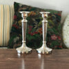 Paire de chandeliers simples en métal argenté - Hello Broc