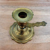 Bougeoir ancien en laiton avec prise décor ciselé - Hello Broc