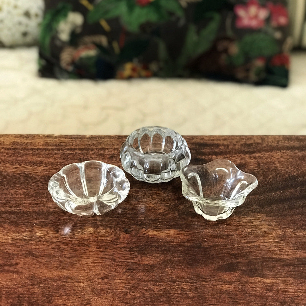 Lot de 3 petits bougeoirs désassortis en verre moulé - Hello Broc
