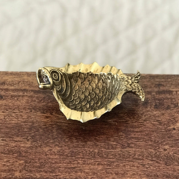Cendrier zoomorphe poisson en bronze doré par Hello Broc brocante en ligne