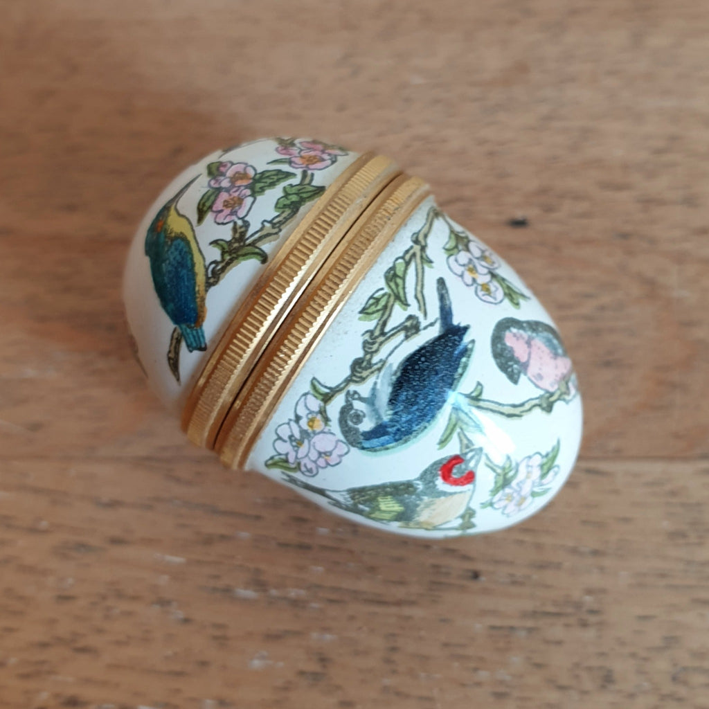 Œuf miniature boîte en émail Halcyon Days décor oiseaux - Hello Broc