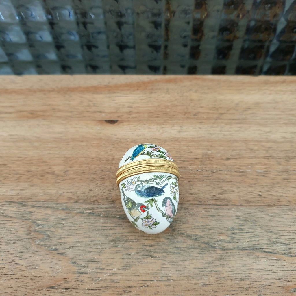 Œuf miniature boîte en émail Halcyon Days décor oiseaux - Hello Broc