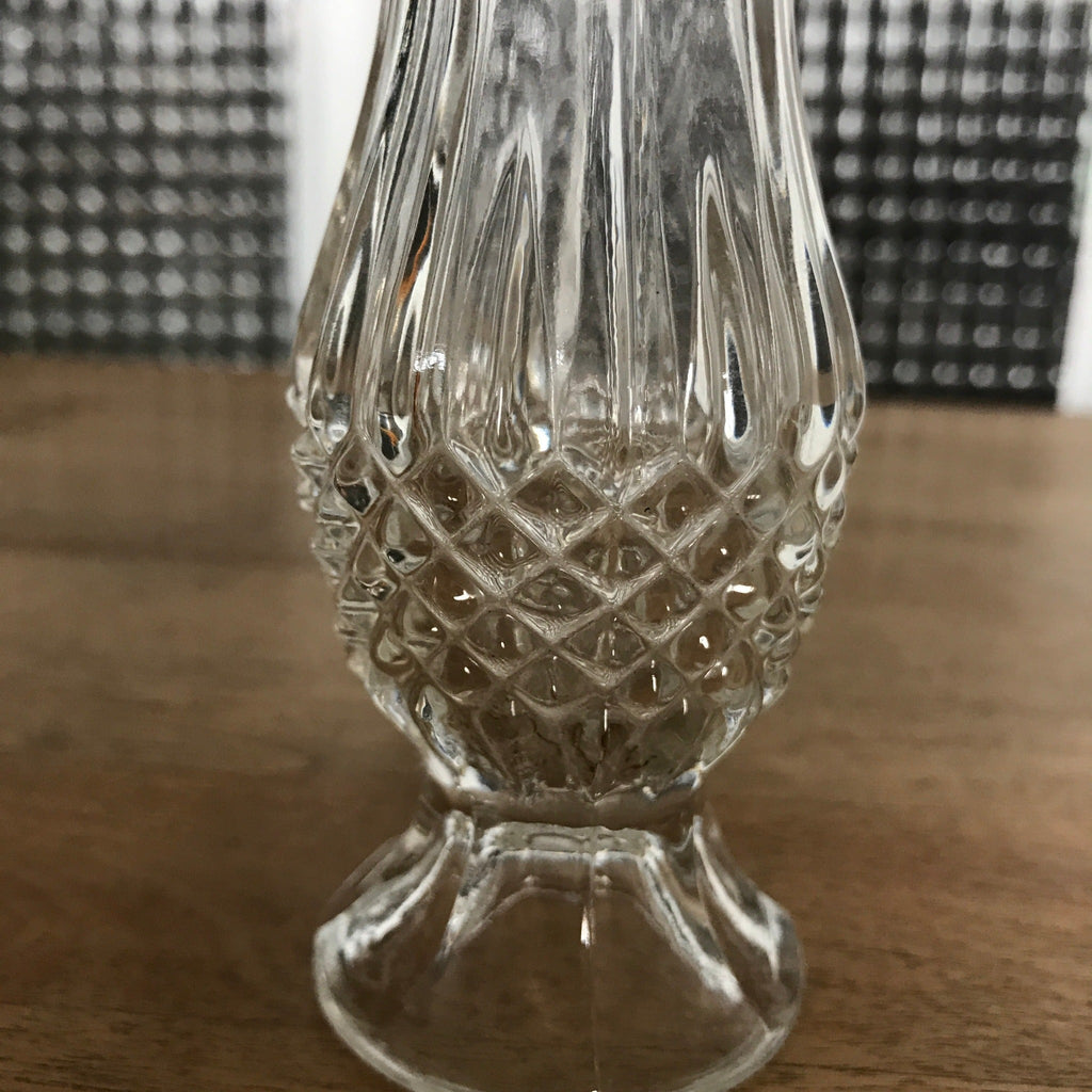 Petit vase à muguet ou soliflore en verre moulé incolore - Hello Broc