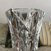 Grand vase cristal d'Arques moulé évasé hexagonal par Hello Broc brocante en ligne hauteur 21 cm