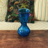 Grand vase en verre moulé bleu motifs fruits - Hello Broc