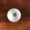 Soliflore en verre opalin blanc décor fleur rouge détails rose et doré par Hello Broc brocante en ligne