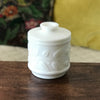 Boîte cylindrique vintage en verre opalin blanc - Hello Broc