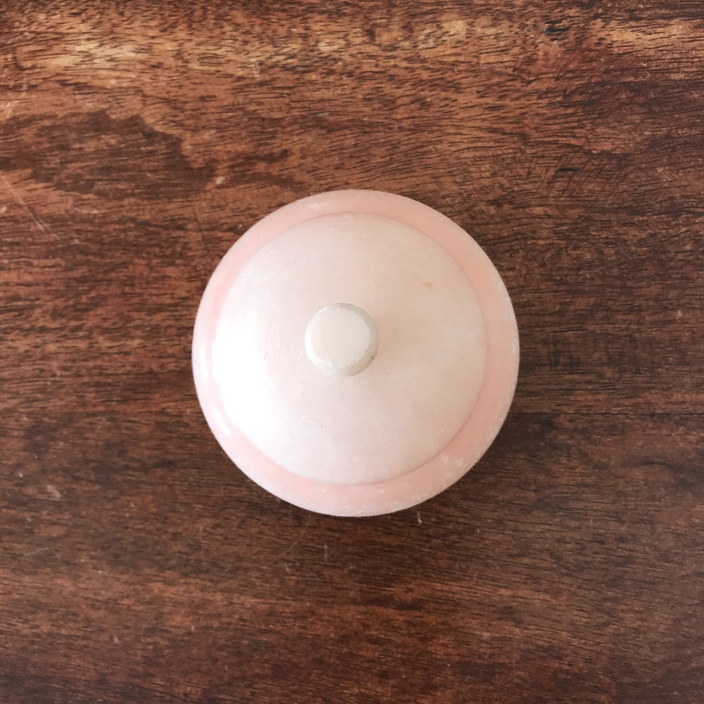Poudrier en albâtre vernissé rose - Hello Broc