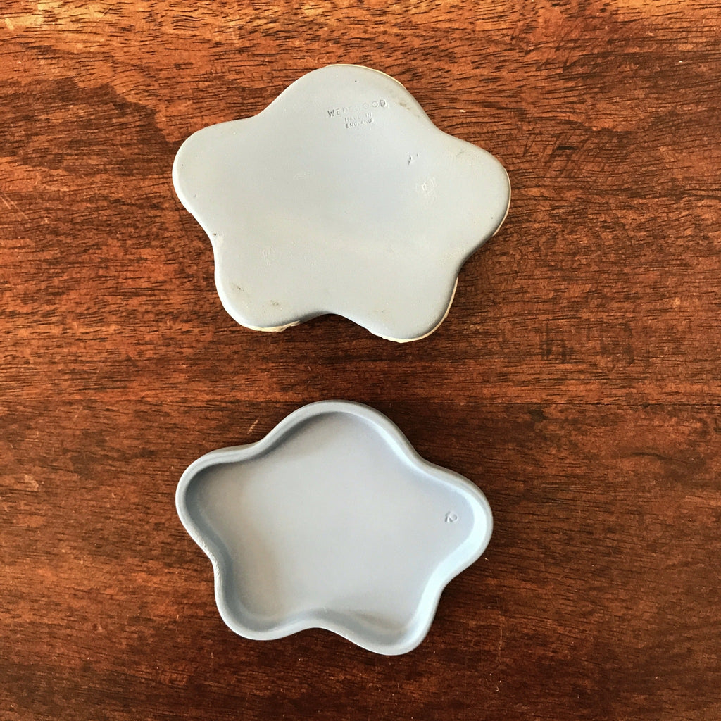 Petite boîte décorative bleu ciel Wedgwood par Hello Broc brocante en ligne