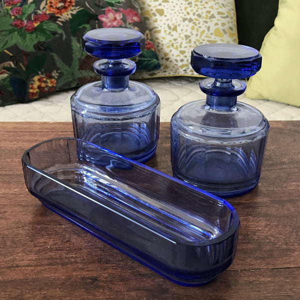 Ensemble garniture de toilette en verre moulé bleu - Hello Broc