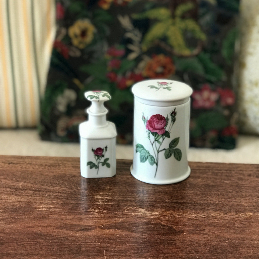Flacon et pot pour salle de bain en céramique blanche Porcelaine de la Reine France par Hello Broc brocante en ligne