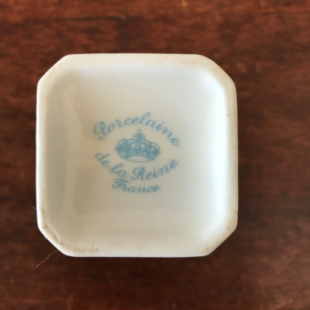 Flacon et pot pour salle de bain en céramique blanche Porcelaine de la Reine France par Hello Broc brocante en ligne