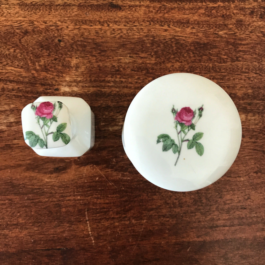 Flacon et pot pour salle de bain en céramique blanche Porcelaine de la Reine France par Hello Broc brocante en ligne