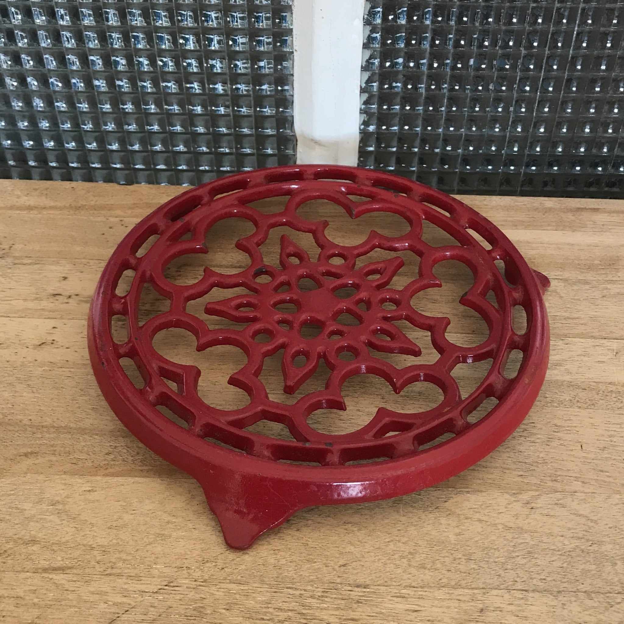 Ancien Repose-plat En Fonte émaillée Rouge – Trivet Cuisine Rétro Vintage