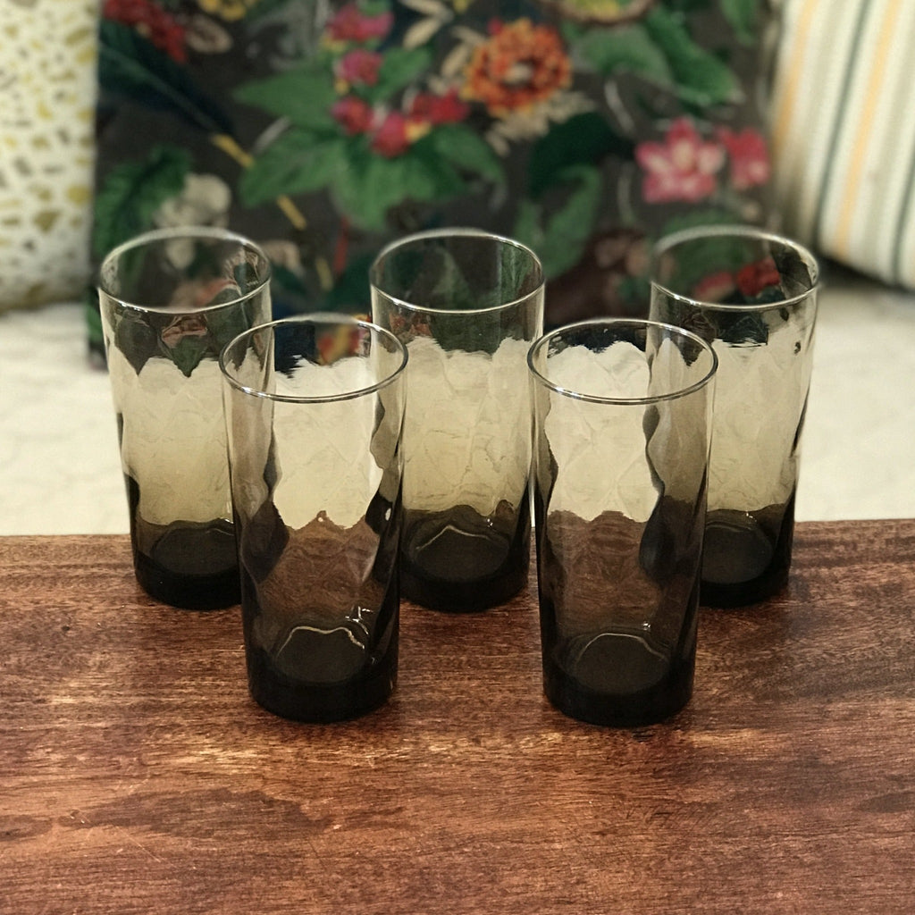 Lot de 5 verres vintage gris fumé années 1970 pour orangeade ou citronnade par Hello Broc brocante en ligne