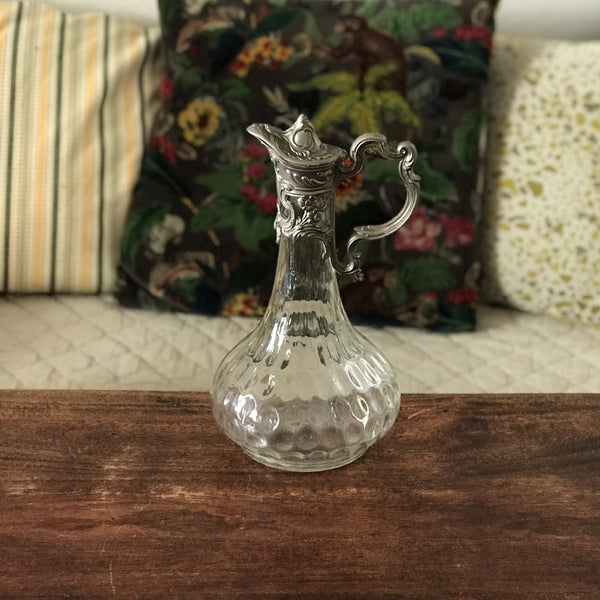 Aiguière carafe Art Nouveau en verre moulé et étain par Hello Broc brocante en ligne