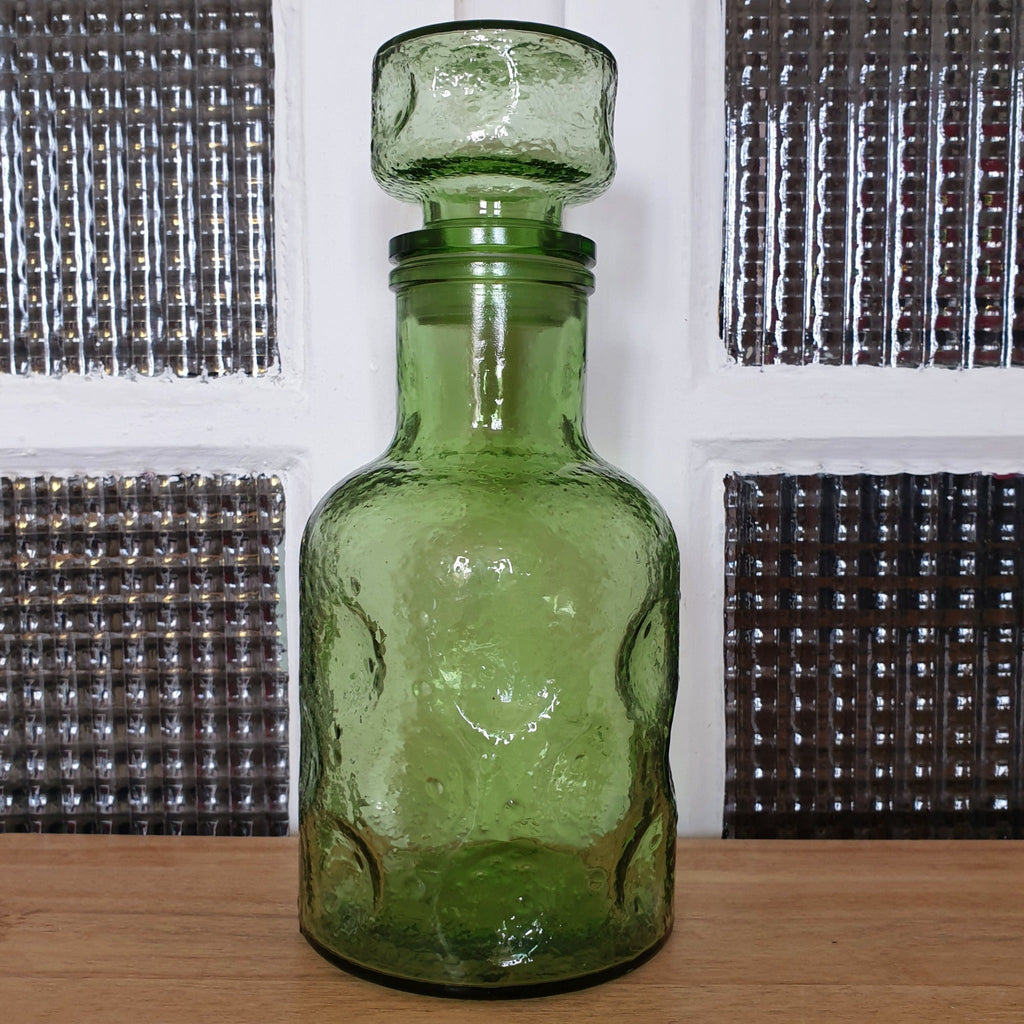 Carafe avec bouchon d'origine en verre moulé vert années 70 - 2 en stock - Hello Broc