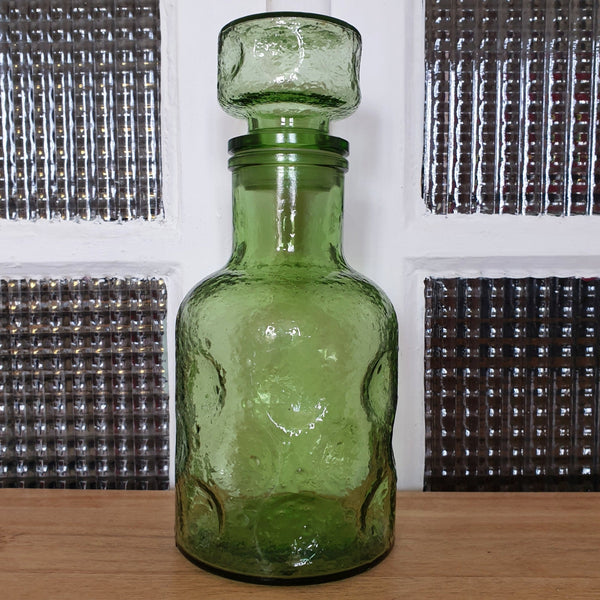Carafe avec bouchon d'origine en verre moulé vert années 70 - 2 en stock - Hello Broc