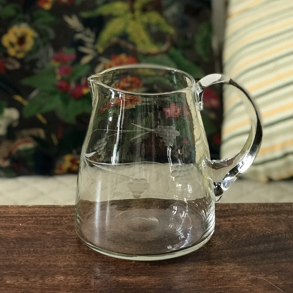 Pichet en verre gravé | Le temps des choses en Provence Pichet en verre gravé | Le temps des choses en Provence
