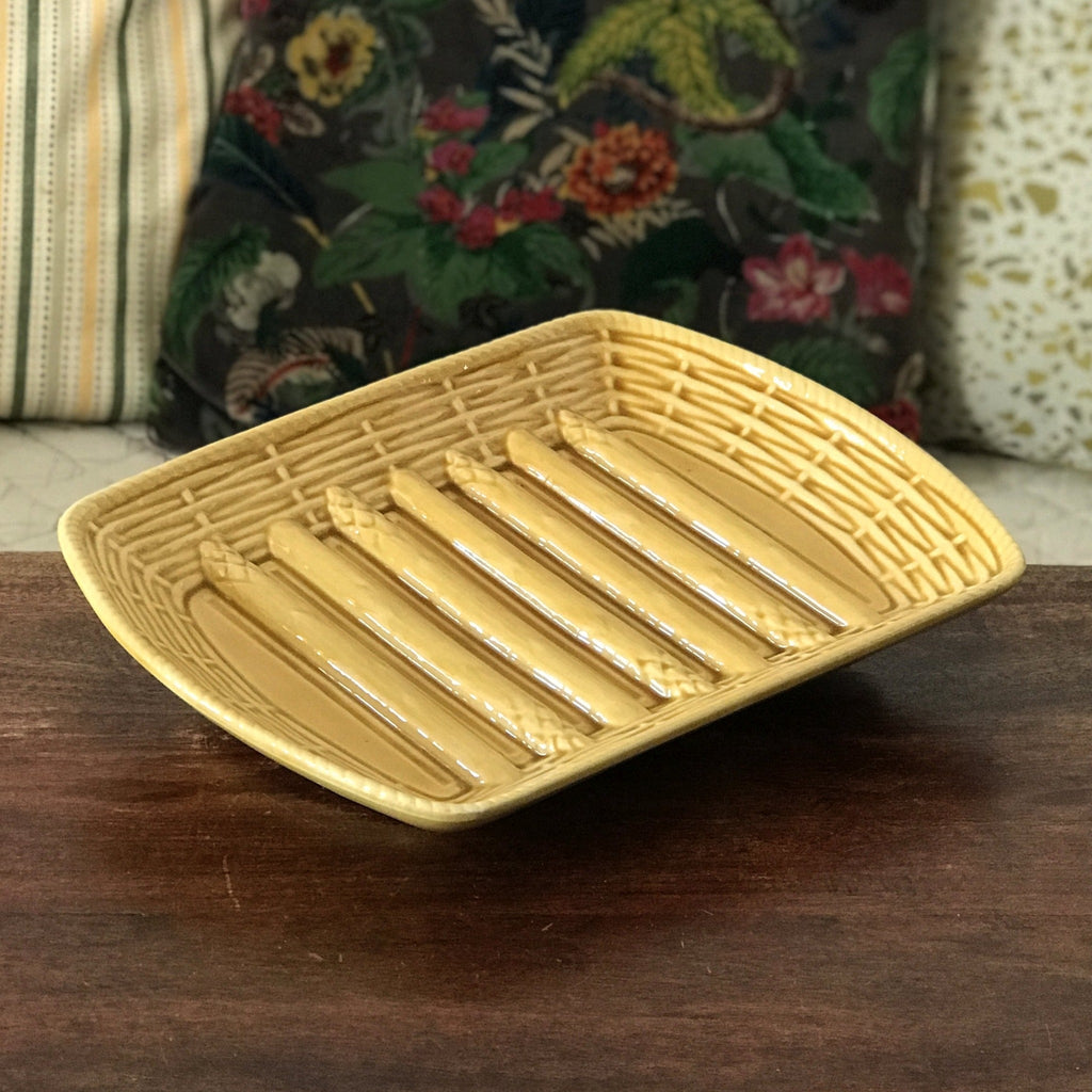 Plat à asperges rectangulaire en faïence jaune moutarde Sarreguemines par Hello Broc brocante en ligne