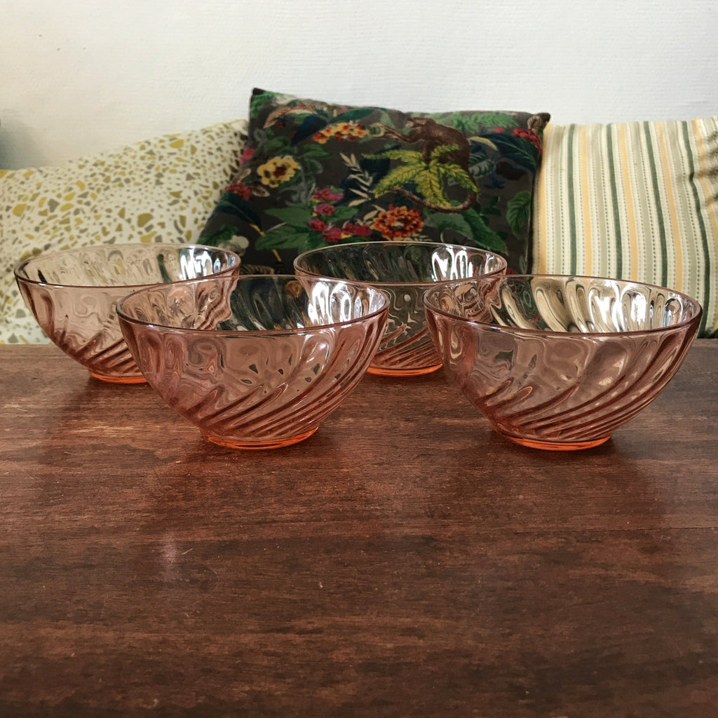 Lot de 4 bols en verre moulé torsadé rose Arcoroc - Hello Broc