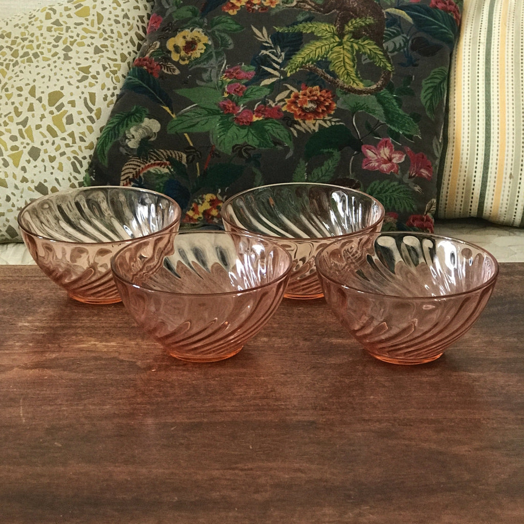 Lot de 4 bols en verre moulé torsadé rose Arcoroc - Hello Broc