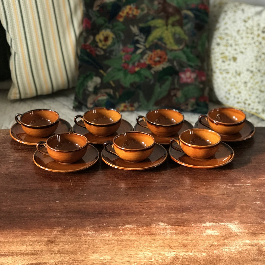Lot de 7 tasses à café et soucoupes coordonnées en céramique marron de St Clément France