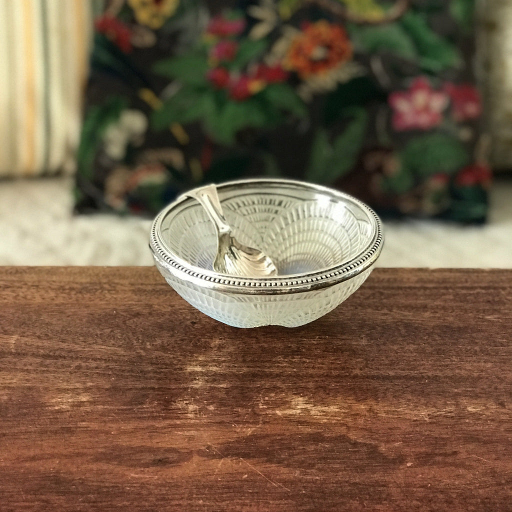 Sucrier Coquilles de R.Lalique France et sa cuillère saupoudreuse Circa 1930 par Hello Broc brocante en ligne