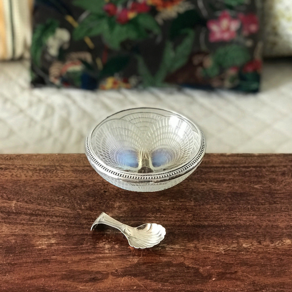 Sucrier Coquilles de R.Lalique France et sa cuillère saupoudreuse Circa 1930 par Hello Broc brocante en ligne