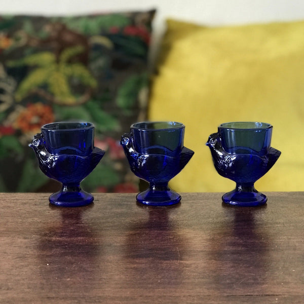 Lot de 3 coquetiers Arcopal en verre moulé bleu - Hello Broc