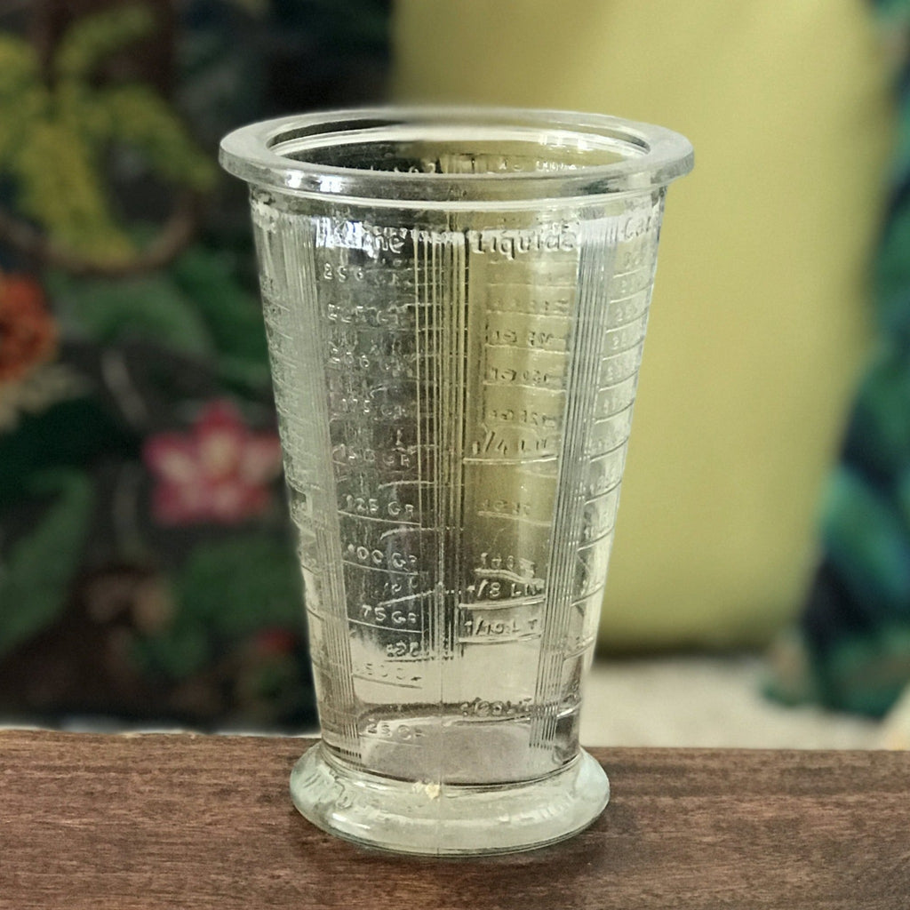 Grand verre doseur et mesureur en verre moulé – Hello Broc