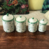 Ensemble de 4 pots à épices gigognes en aluminium décor pois verts - Hello Broc