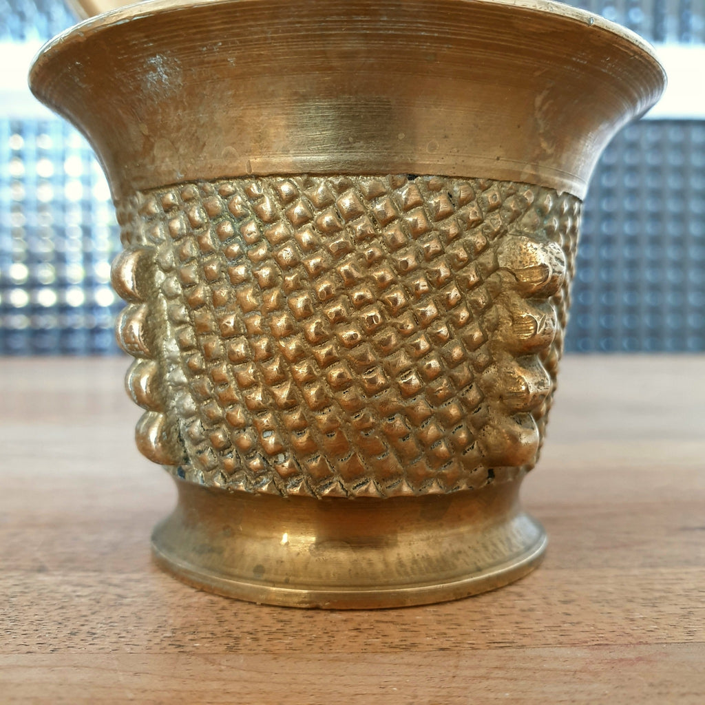 Petit mortier et son pilon en bronze doré - Hello Broc