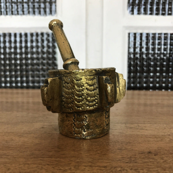Petit mortier et pilon en bronze doré de style oriental - Hello Broc
