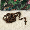 Grand chapelet en billes de bois sculptées - Hello Broc