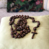 Grand chapelet en billes de bois sculptées - Hello Broc