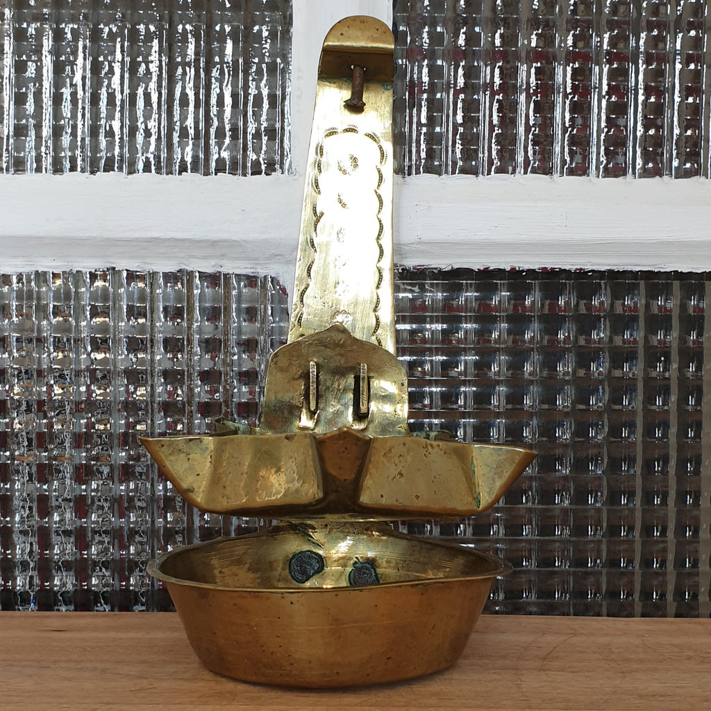 Lampe à huile / chaleil en laiton - Hello Broc brocante en ligne