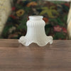 Abat-jour forme tulipe en pâte de verre au rebord volanté par Hello Broc brocante en ligne