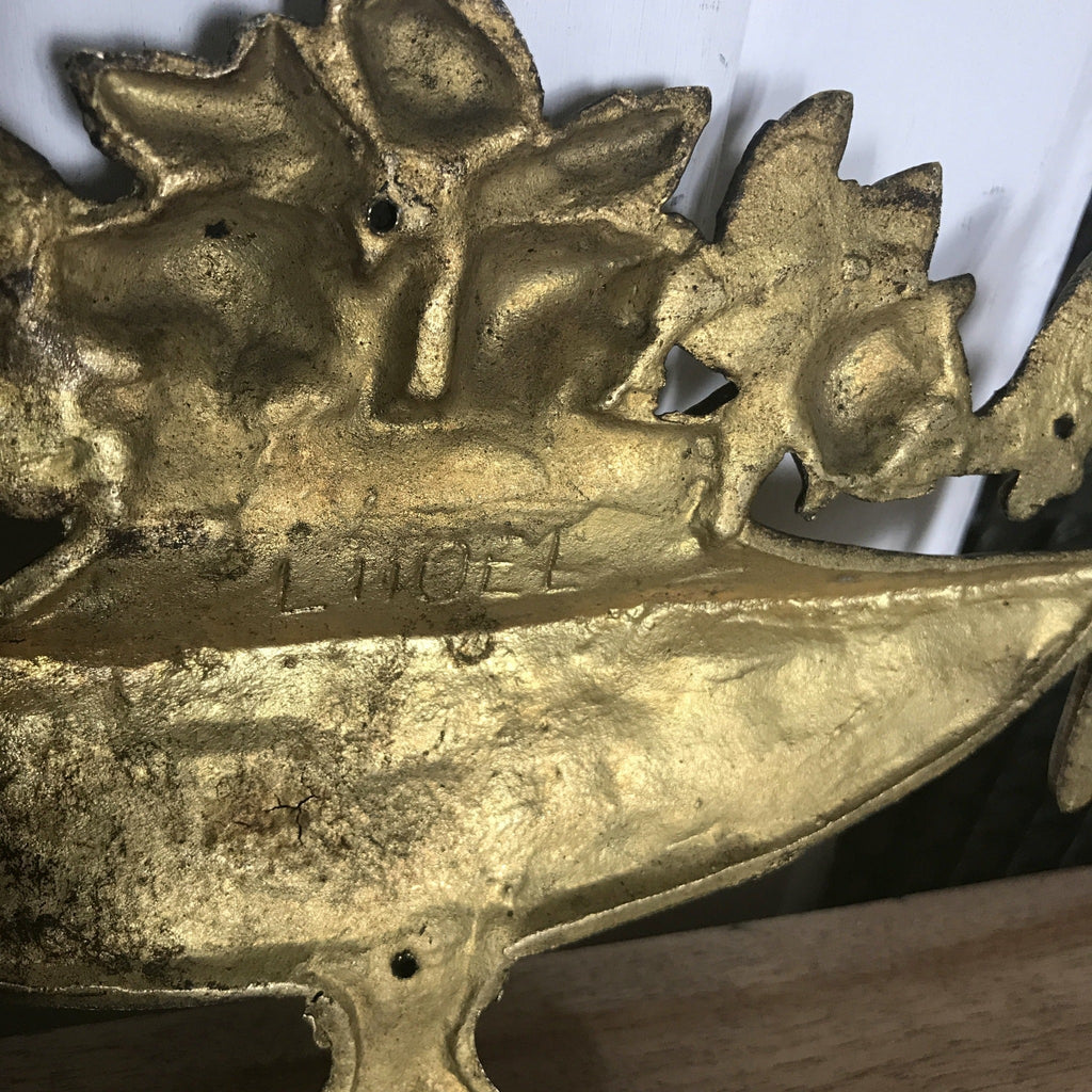 Ancienne décoration d'armoire pot fleurs en bronze doré L. Noël - Hello Broc