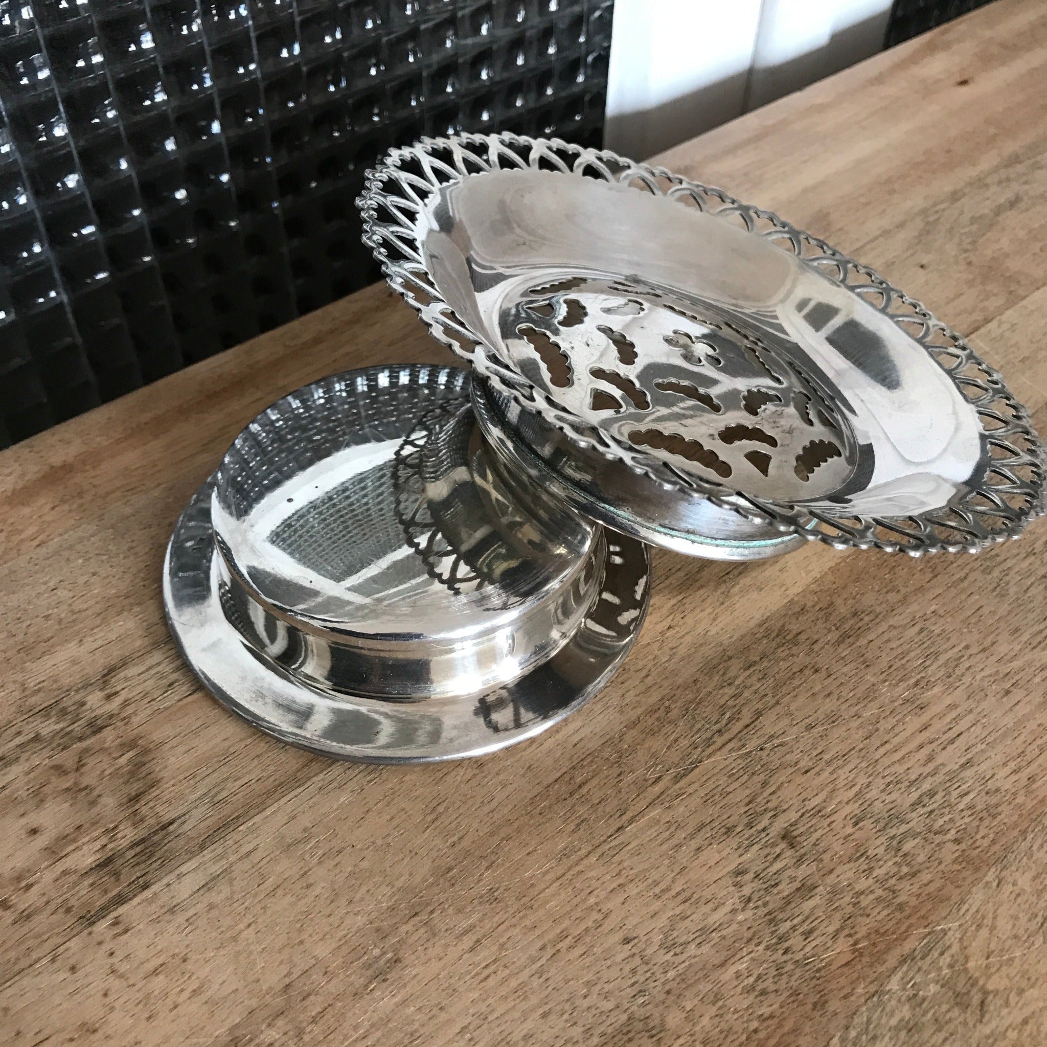 Boîte Beurrier / Cloche à Beurre En Métal Argenté – Poinçon EPNS – Occasion