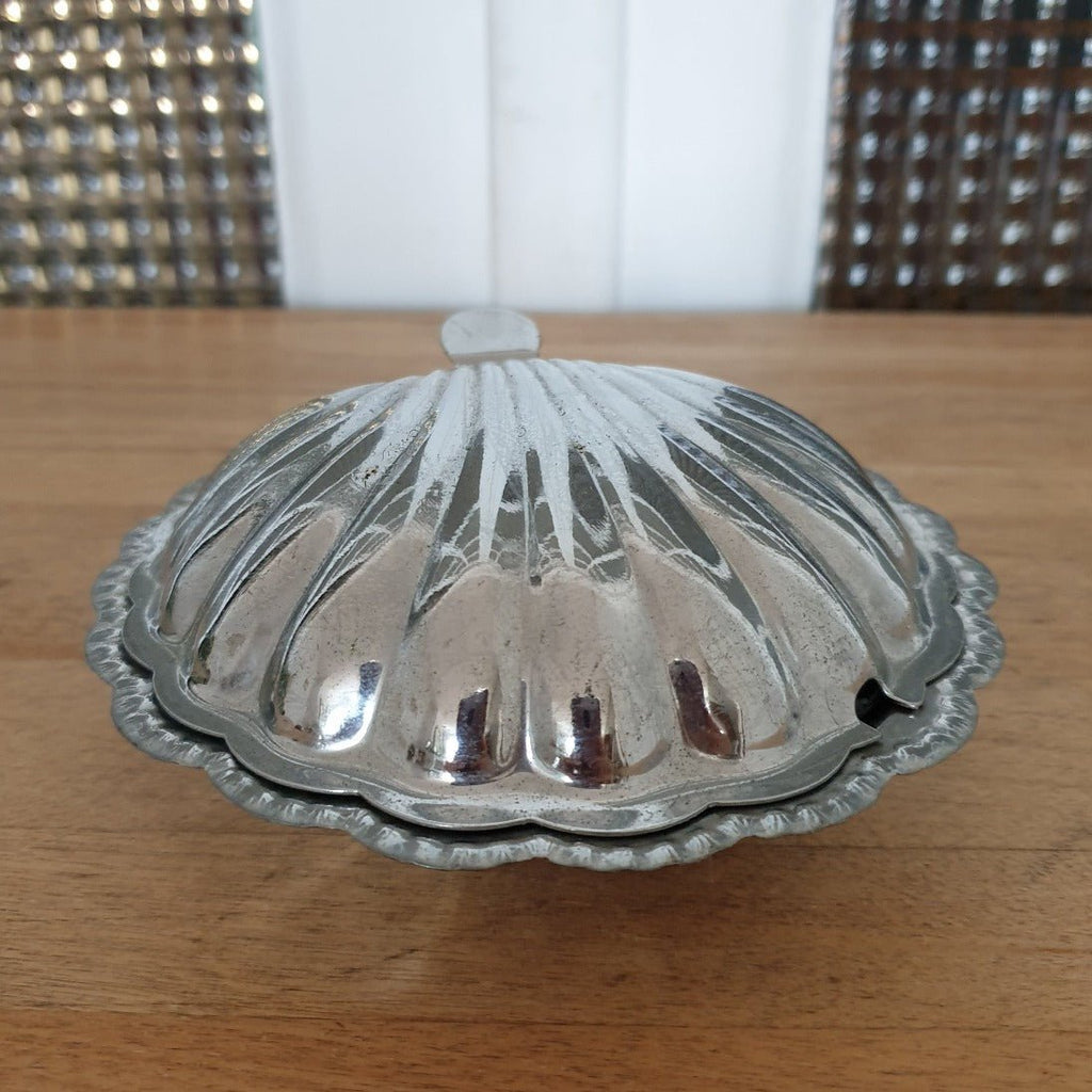 Beurrier vintage en forme de coquillage années 70 en chrome et verre bleu - Hello Broc