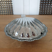 Beurrier vintage en forme de coquillage années 70 en chrome et verre bleu - Hello Broc