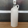Bouillote en grès blanc vernissé avec son bouchon en porcelaine par Hello Broc brocante en ligne