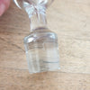 Carafe avec son bouchon d'origine en cristal gravé de Baccarat modèle Rohan par Hello Broc brocante en ligne