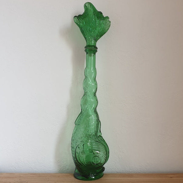 Carafe poisson en verre moulé vert - Hello Broc