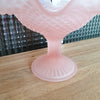 Coupelle sur pied en verre moulé opaque rose - Hello Broc