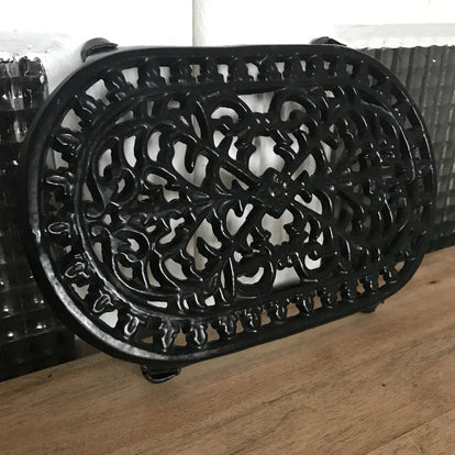 DESSOUS DE PLAT ET 2 SOUS-BOUTEILLES DECOTEC, FONTE ÉMAILLÉE NOIRE