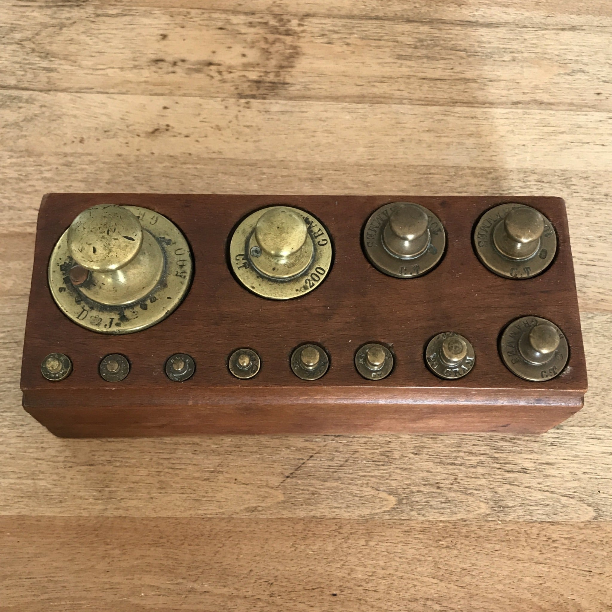Set De Poids Pour Balance Ancienne En Laiton - Complet De 1g à 200g - Rare